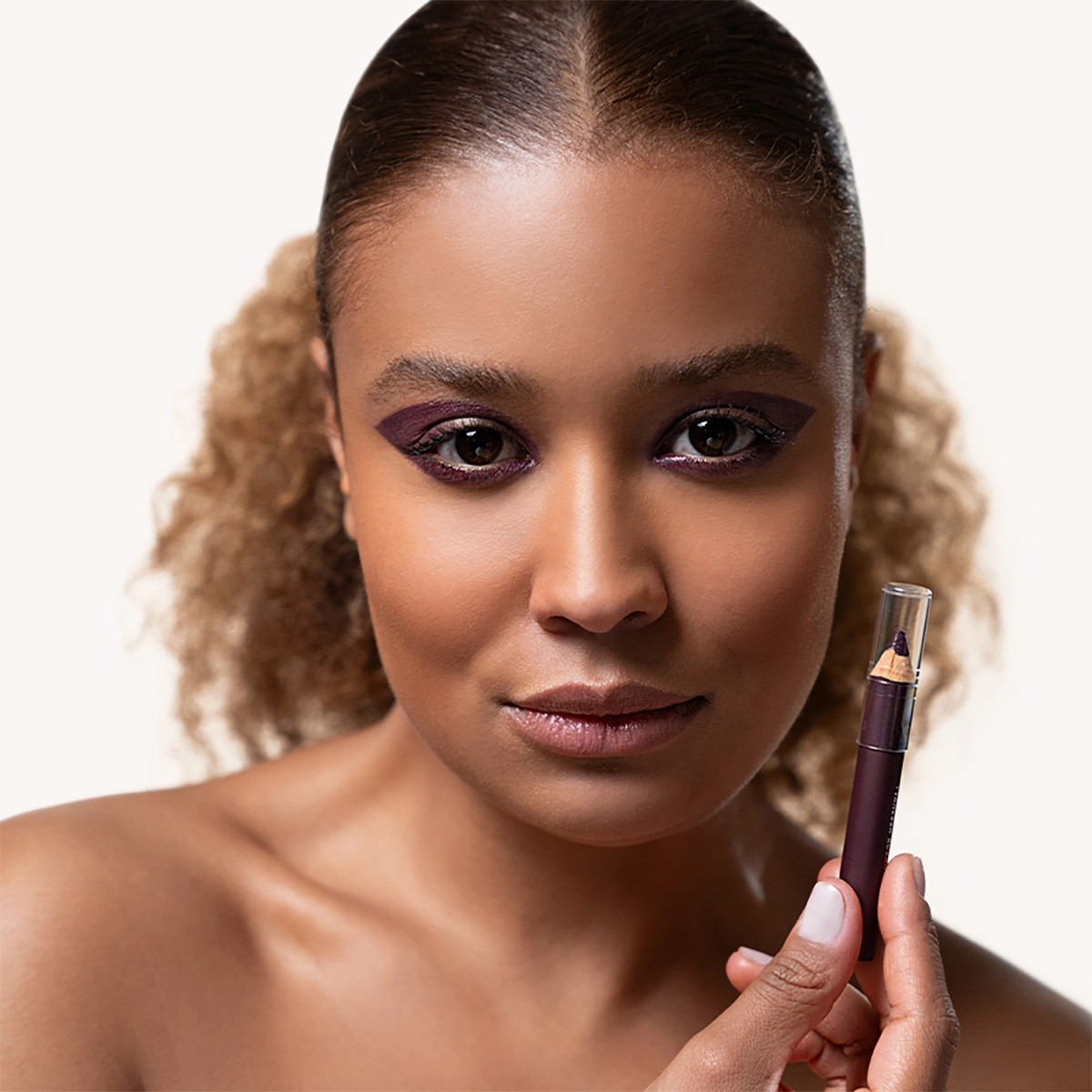 Care_Natural_Beauty_Vanessa_Rozan_Ametist_Lapis_Sombra_1-2g_Evas_3 Produto Care_Natural_Beauty_Vanessa_Rozan_Ametist_Lapis_Sombra_1-2g_Evas_3