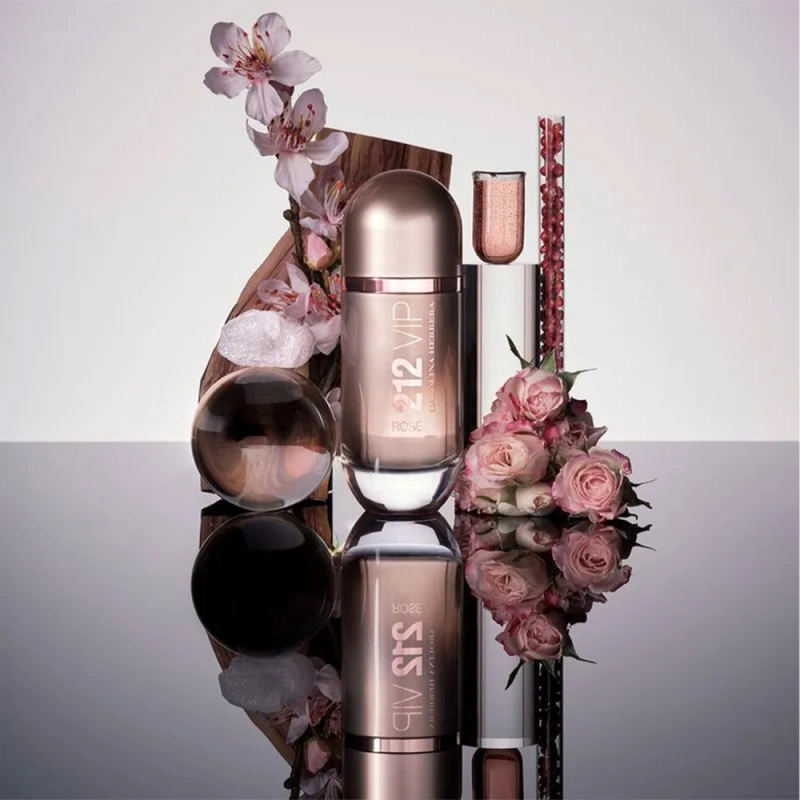 212_Vip_Rose_Eau_de_Parfum_Perfume_Feminino_50ml_Evas_3 212_Vip_Rose_Eau_de_Parfum_Perfume_Feminino_50ml_Evas_3