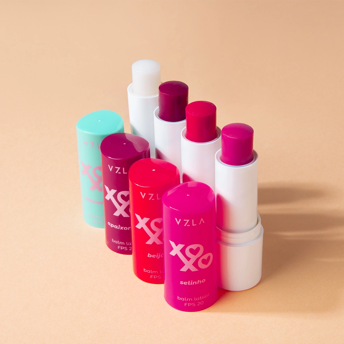 Vizzela_Xoxo_Bitoquinha_FPS20_Lip_Balm_4g_Evas_3 Vizzela_Xoxo_Bitoquinha_FPS20_Lip_Balm_4g_Evas_3
