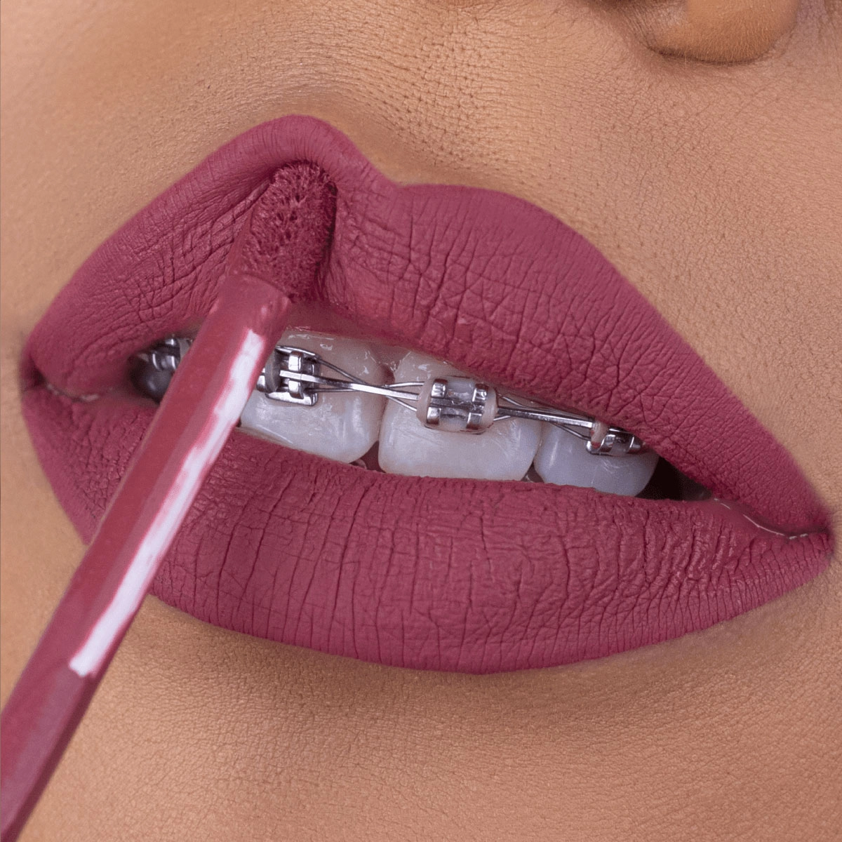 Vizzela_Dog_Lovers_Cor_4_Vira_Lata_Batom_Liquido_3_5g_Evas_3 Vizzela_Dog_Lovers_Cor_4_Vira_Lata_Batom_Liquido_3_5g_Evas_3