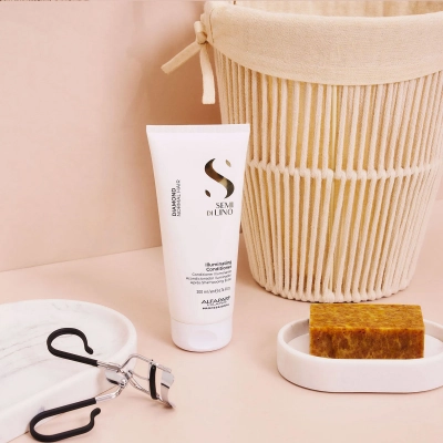 Kit Alfaparf Semi Di Lino Diamond Illuminating Shampoo Condicionador Máscara Alfaparf Milano Produto Kit Alfaparf Semi Di Lino Diamond Illuminating Shampoo Condicionador Máscara Alfaparf Milano
