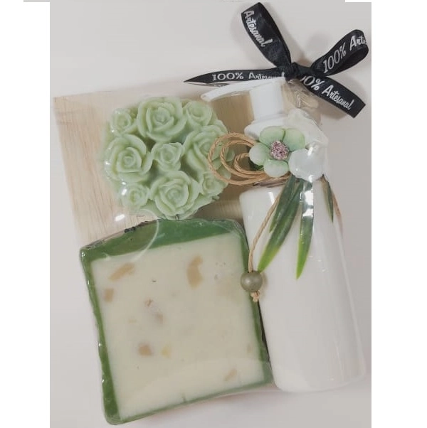 Produto: Sabonete em Barra e Hidratante Decorado Artesanal Kit Clara