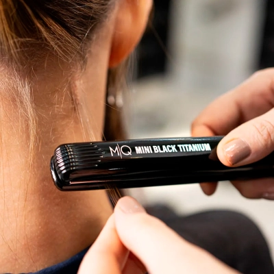 Produto Prancha de Cabelo Mini Titanium Black Mq Professional Bivolt