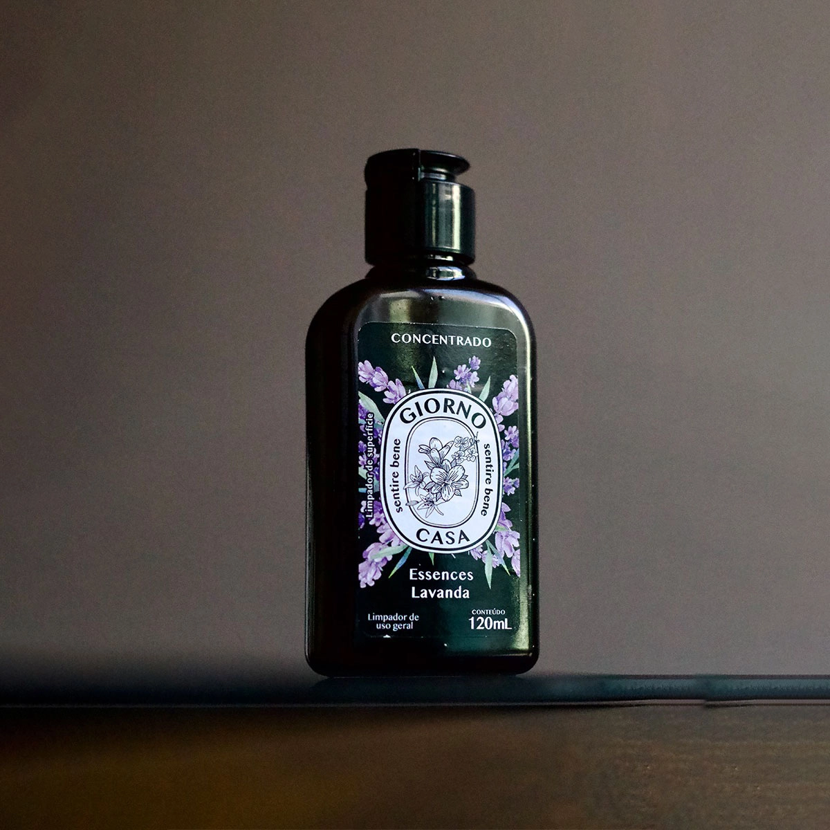 Produto: Limpador de Superfícies Concentrado Lavanda Giorno Casa Essences 120ml