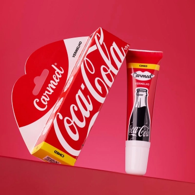 Produto: Hidratante Labial Carmed Coca-Cola Vermelho 10g