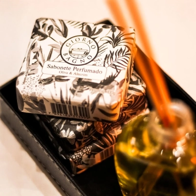 Sabonete Natural Oliva e Alecrim Giorno Bagno 100g Produto Sabonete Natural Oliva e Alecrim Giorno Bagno 100g