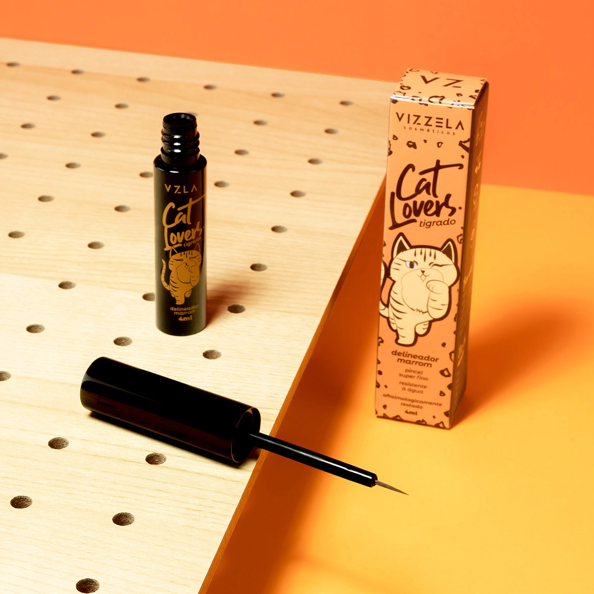 Produto: Delineador Líquido Cat Lovers Marrom Vizzela 4ml