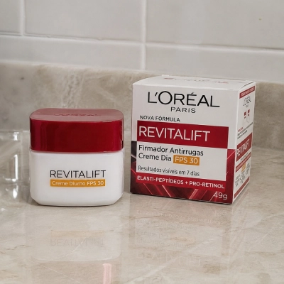 Produto: Creme Anti-idade Diurno Revitalift FPS 30 L'Oréal Paris 49g
