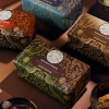 Thumbnail Giorno_Bagno_Perfumaria_Árabe_Sweet_Rouge_Sabonete_Natural_180g_Evas_3 Thumbnail Giorno_Bagno_Perfumaria_Árabe_Sweet_Rouge_Sabonete_Natural_180g_Evas_3